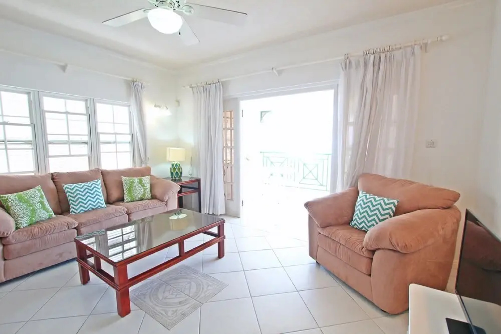 Leith Court Beachfront Apartments