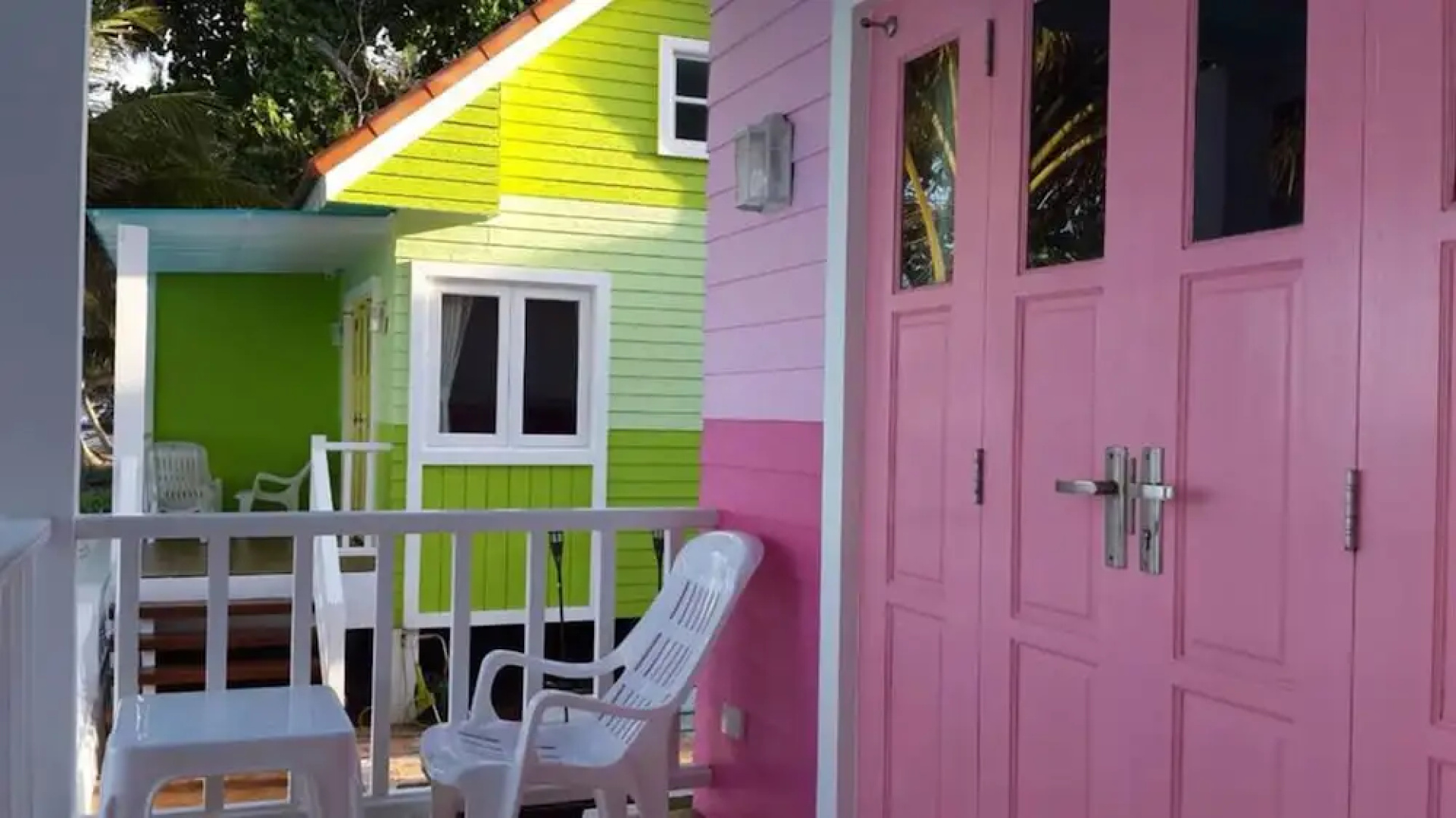 Teeny Beach Bungalow