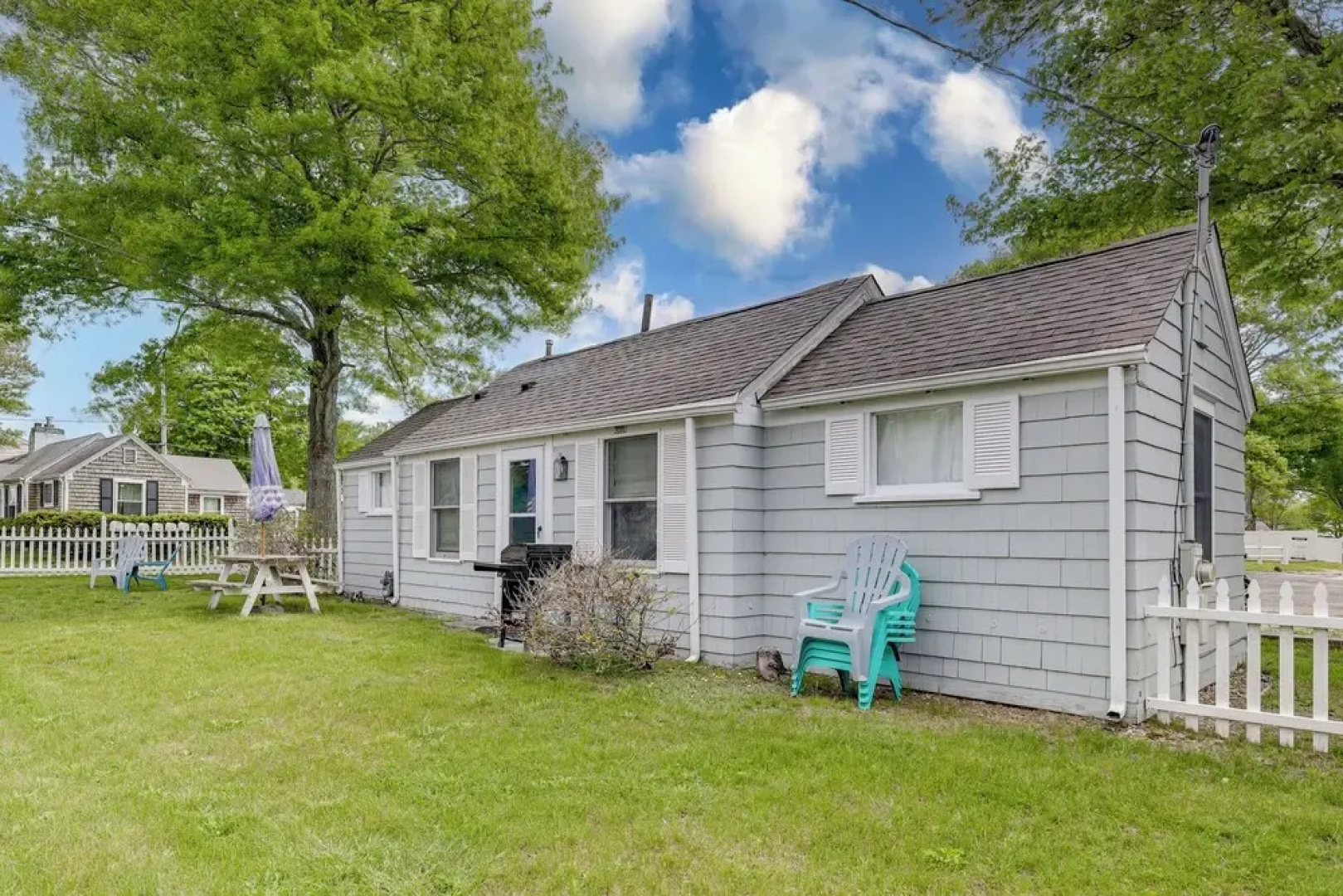1 Mi to Ferry: 'sea Street Cottage' in Hyannis