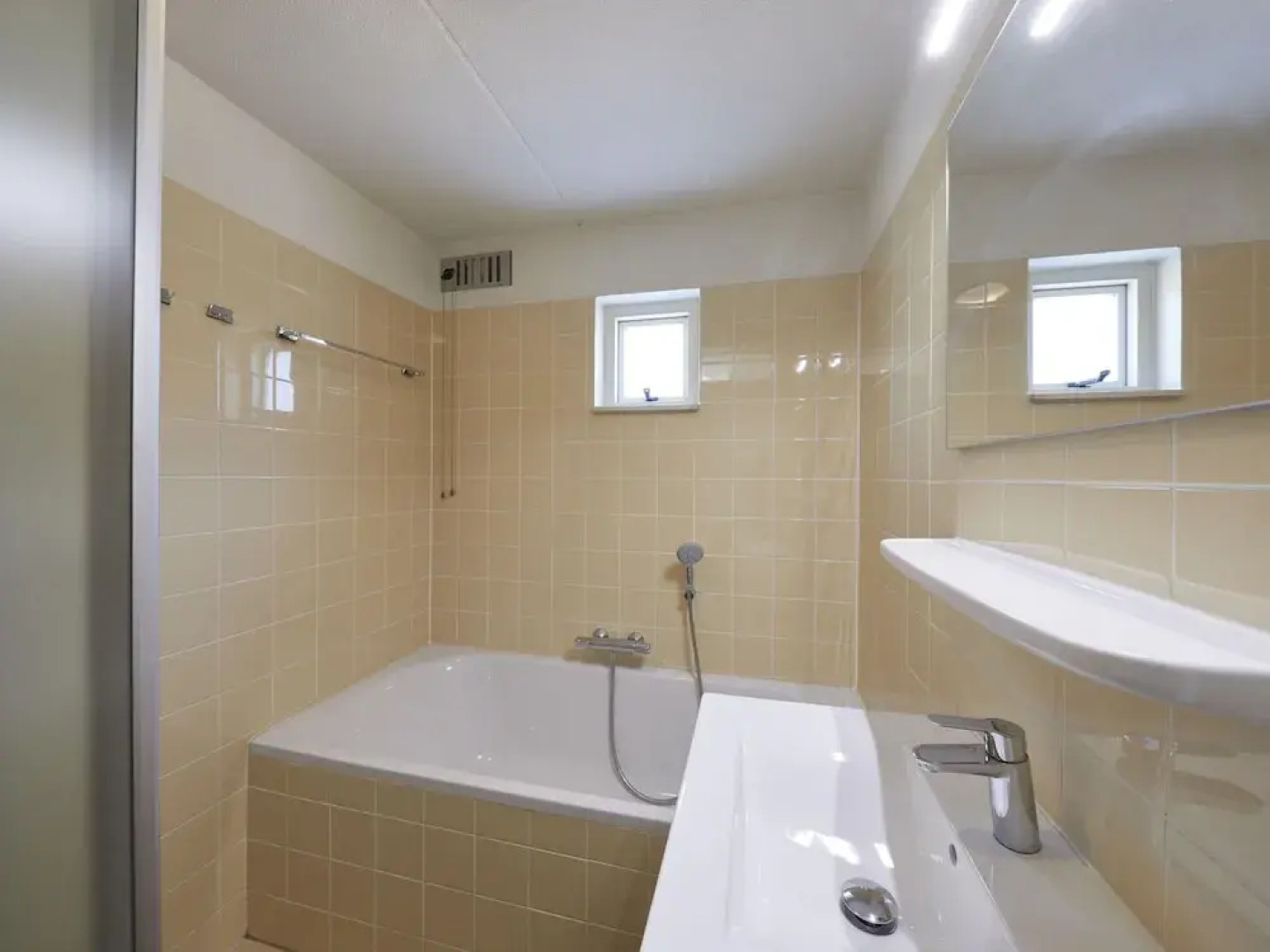 Villa in Kijkduin Near North Sea Beach