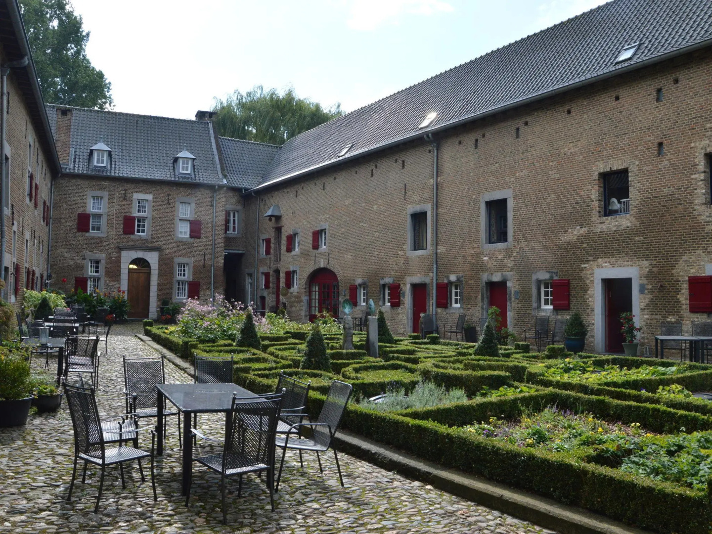 Spacious Villa near Town Center in Mesch