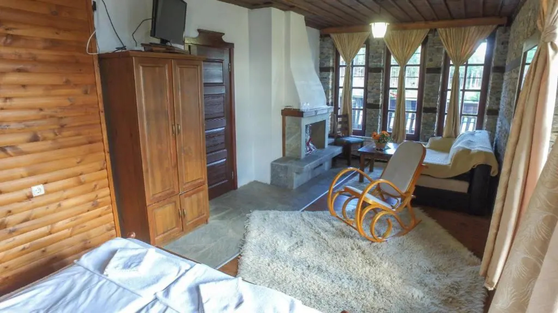 Leshtenski Rai Guest House