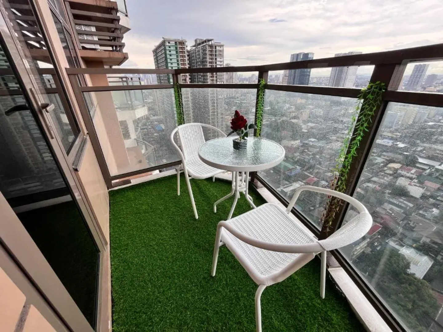 Beautiful 1bed condo Nr Airport, MOA, Makati, Bay