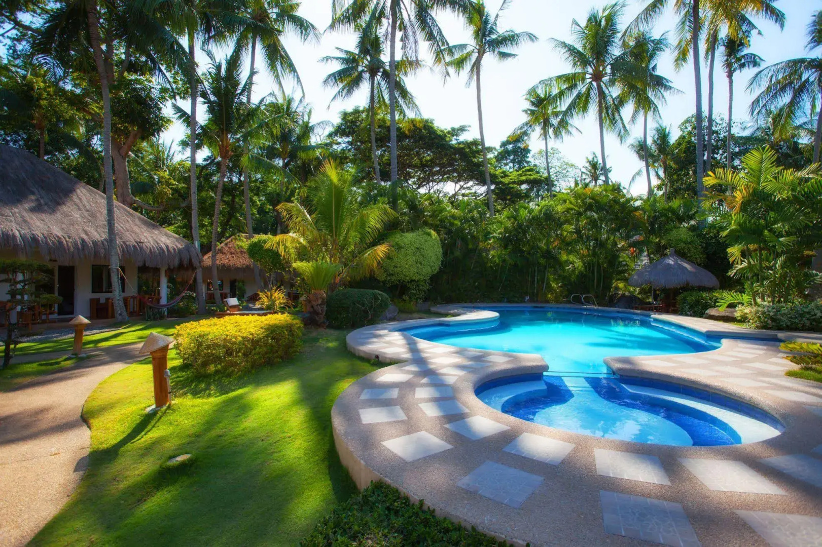 Pura Vida Beach & Dive Resort