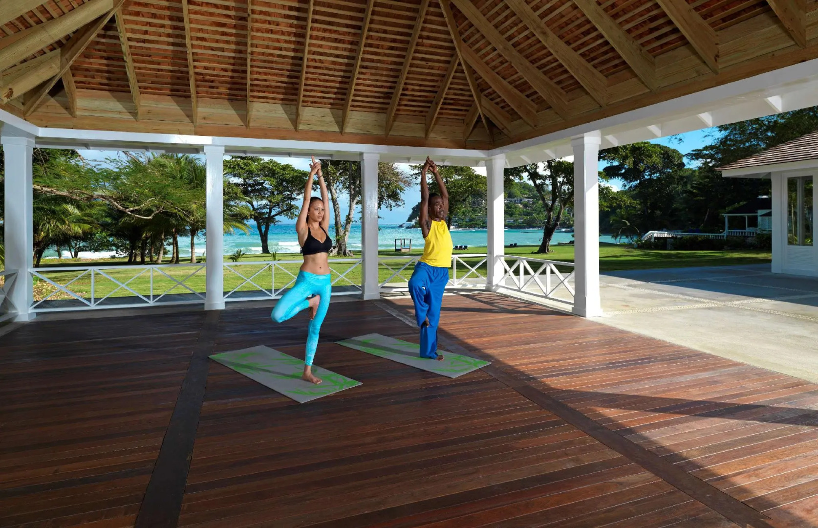 Round Hill Hotel And Villas