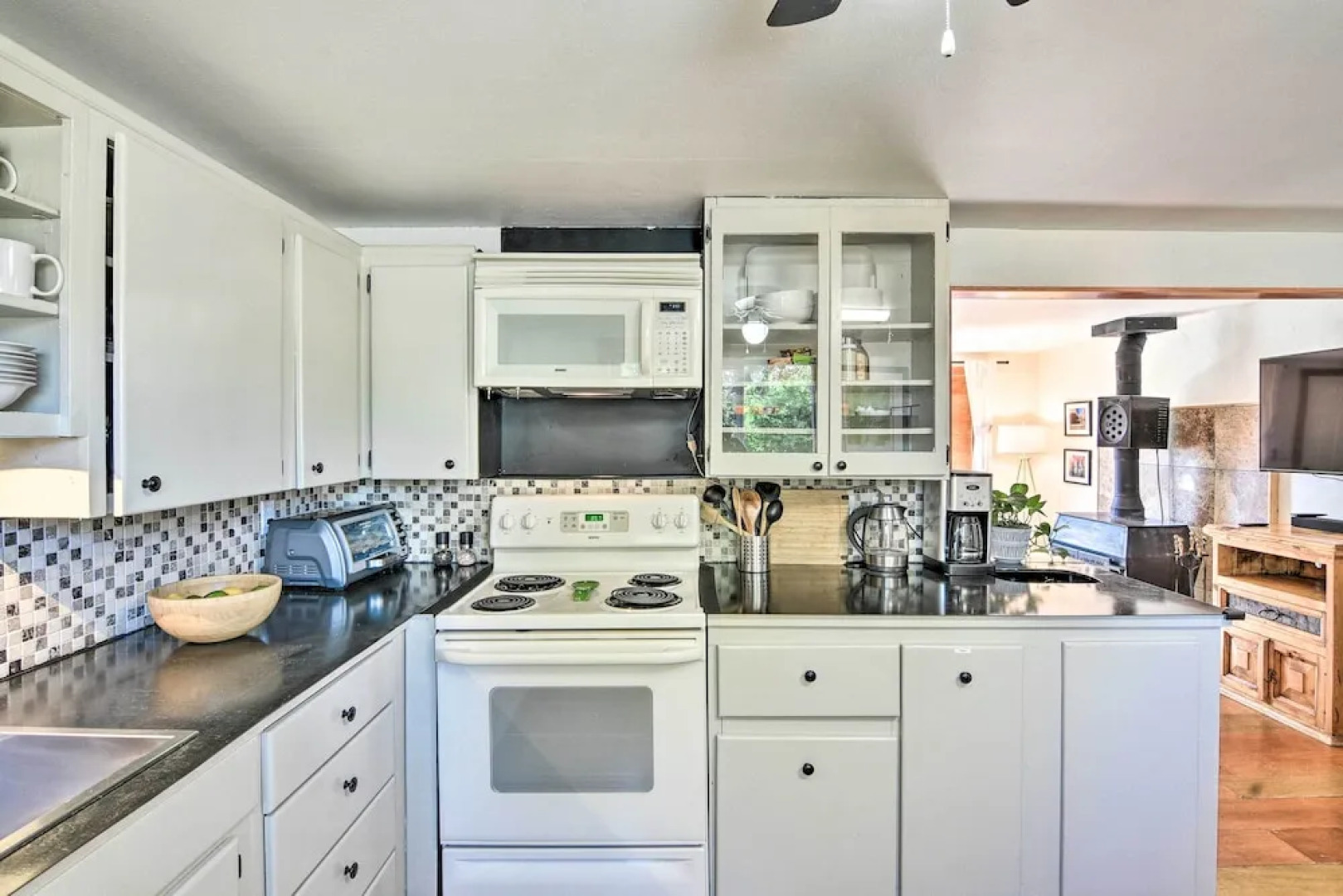 Buena Vista Getaway ~ 1/2 Mi to Downtown!