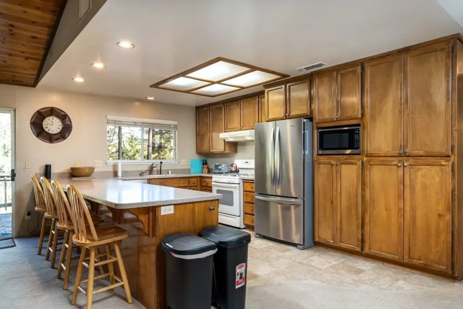 Wolf Den - Check out the Beach, Country Club, Golf Course Enjoy the Wifi, Central Heat and Air Conditioning. Near Yosemite by Redawning