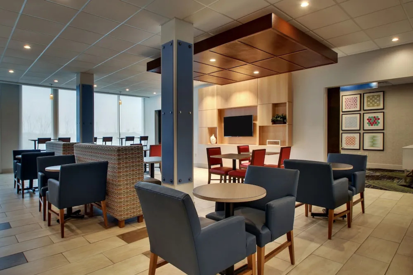 Holiday Inn Express & Suites Mt Sterling North, an IHG Hotel