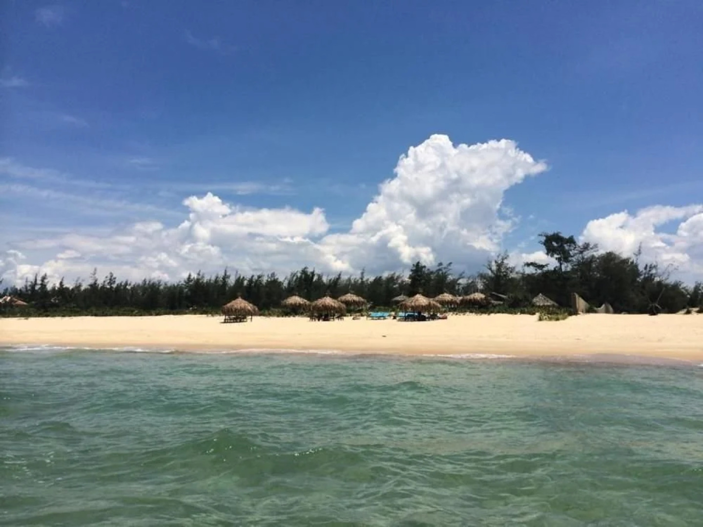 Beach Bar Hue Hostel