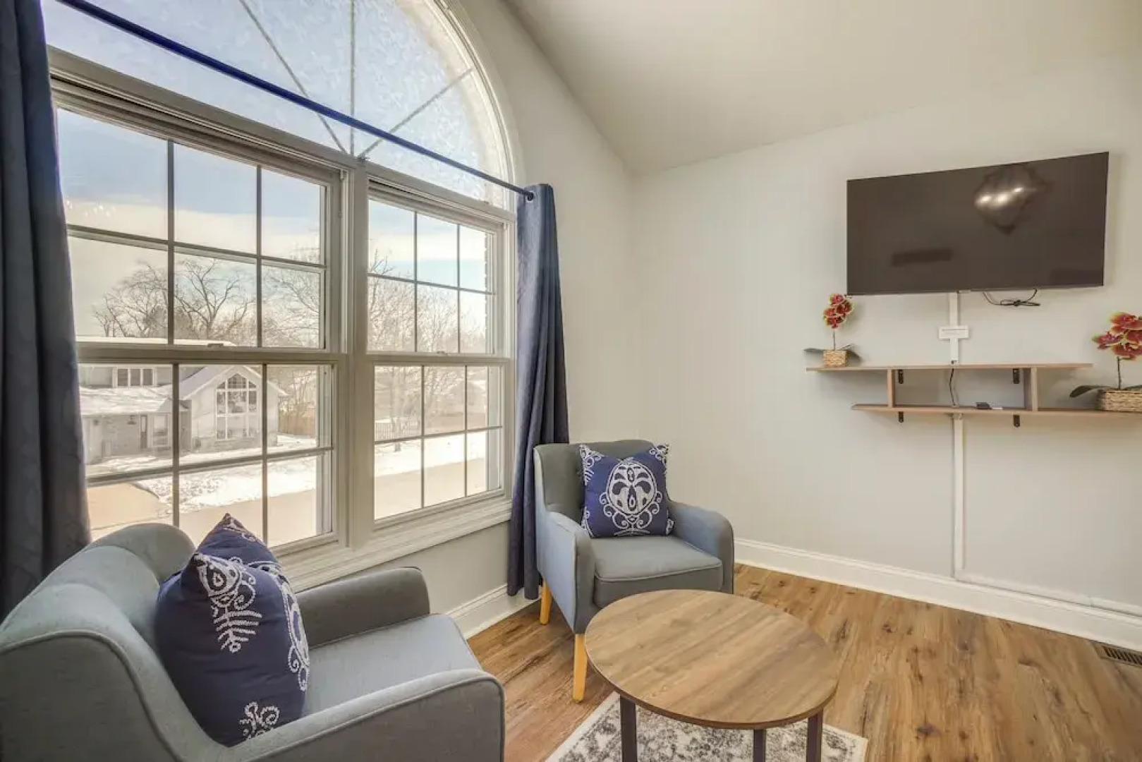 1/2 Mi to Lake Geneva: Home w/ Game Room