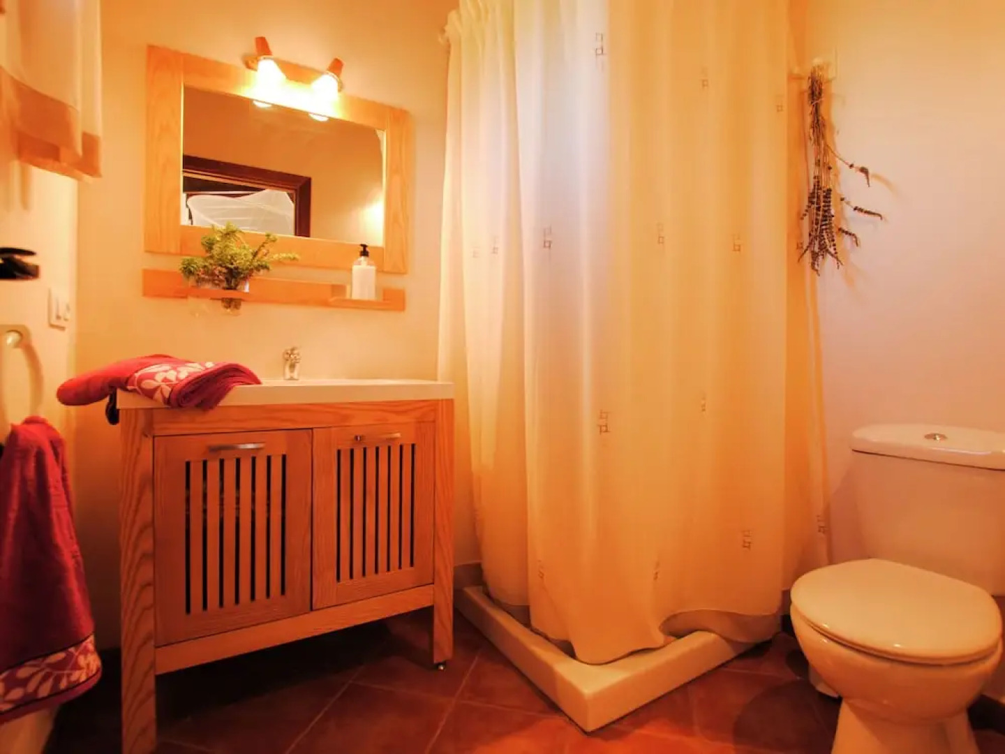 Spacious Cottage Near Santa Maria del Camí Centre