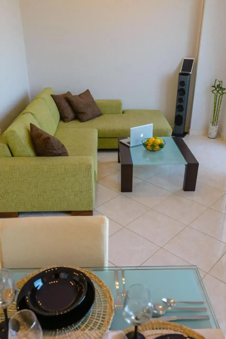 Lemoni Luxury Residence in front of the Sea