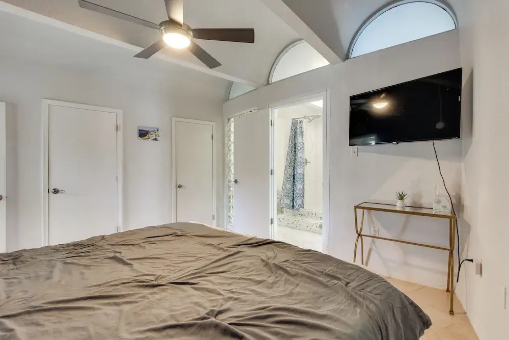 Walk to Beach: Unique Family Gem in Pass Christian