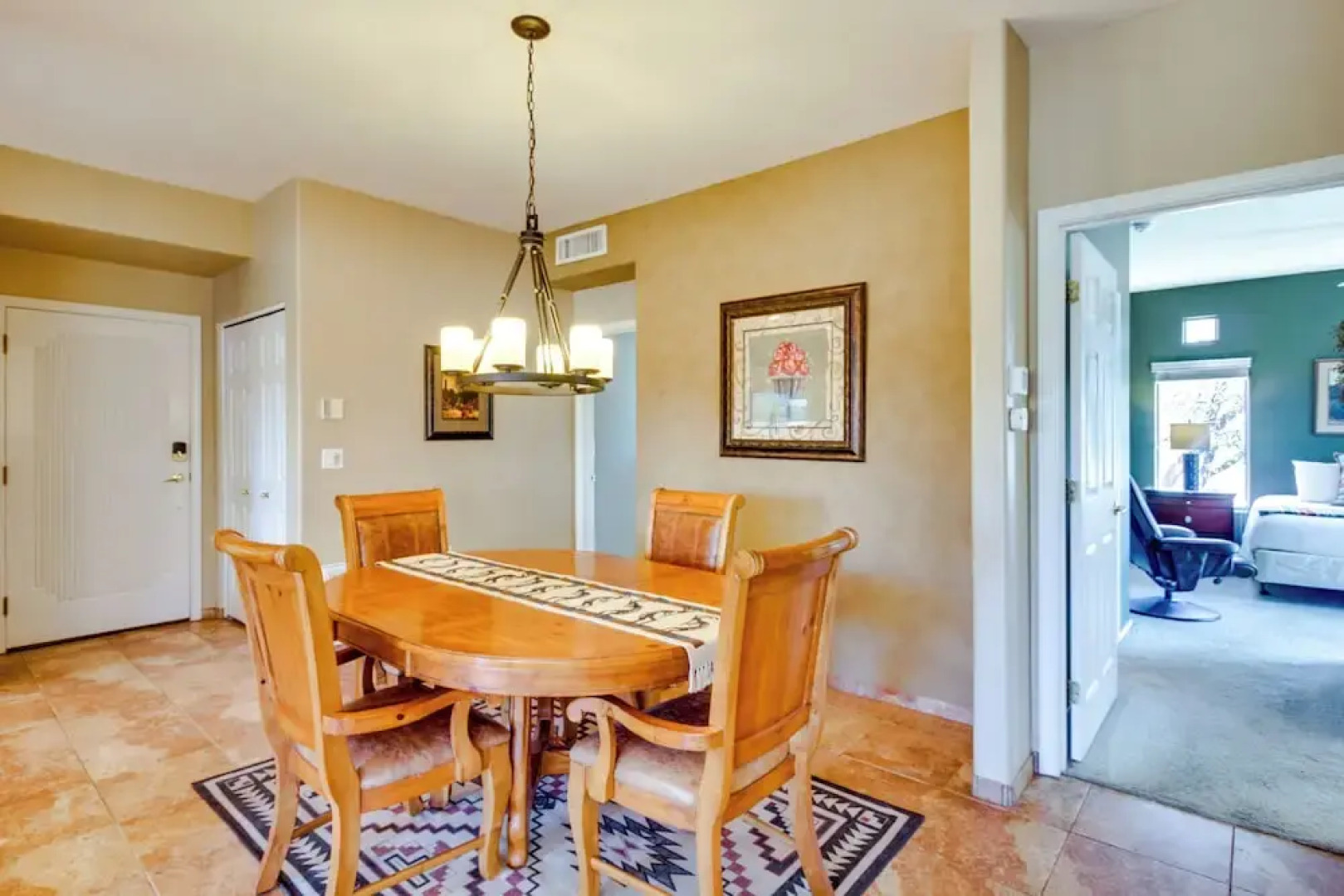 Oro Valley Condo w/ Community Pool: Near Hiking!