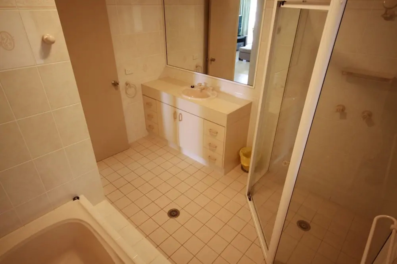 Sunset Boulevarde, 12