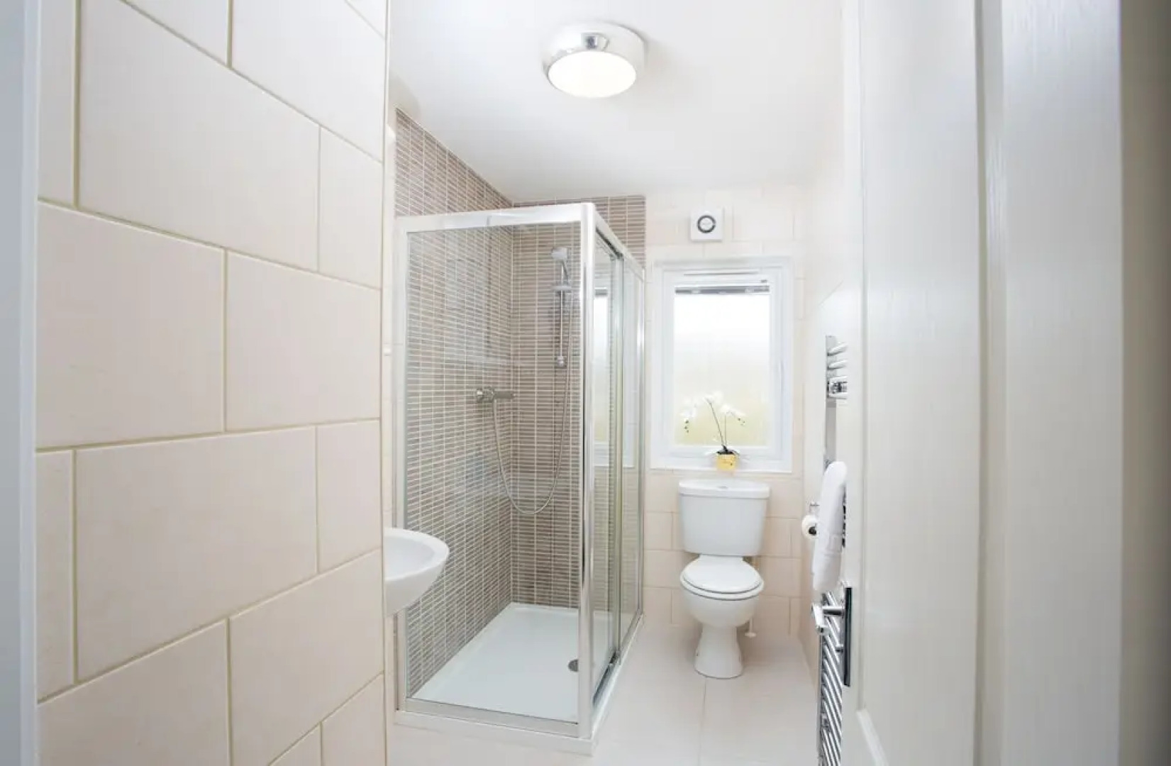 2-bed Cottage With Hot Tub at Loch Achilty, Nc500