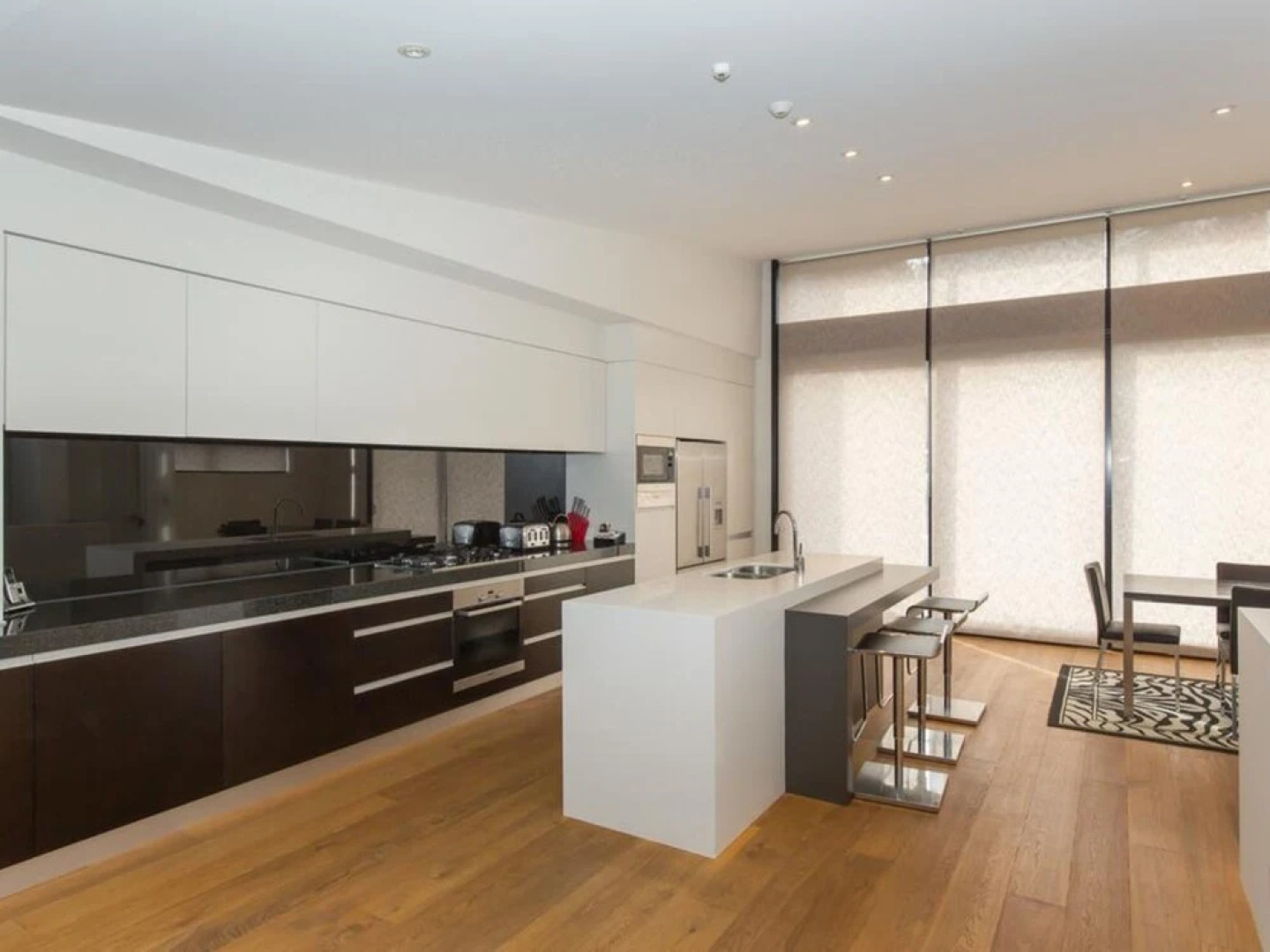 Lakeshore Springs Apartments