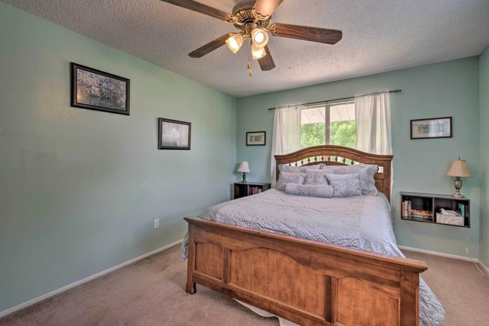 Docks + Balcony: Peaceful River Abode in Dunnellon