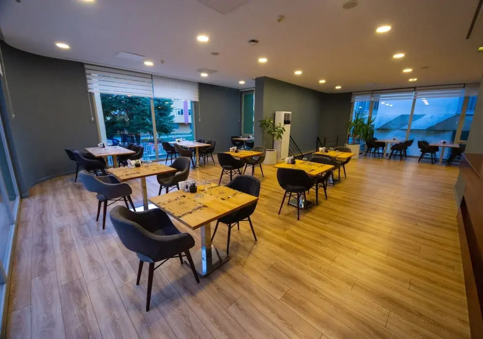 Alan Suites