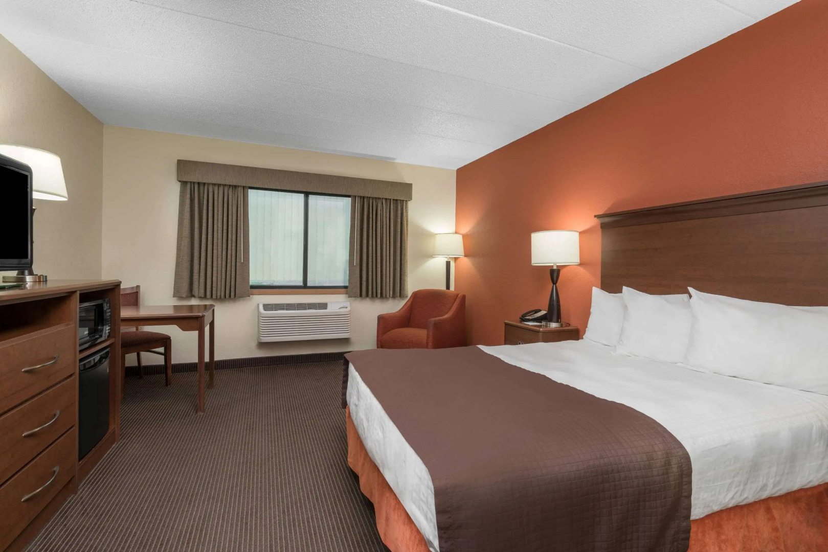 AmericInn by Wyndham Worthington