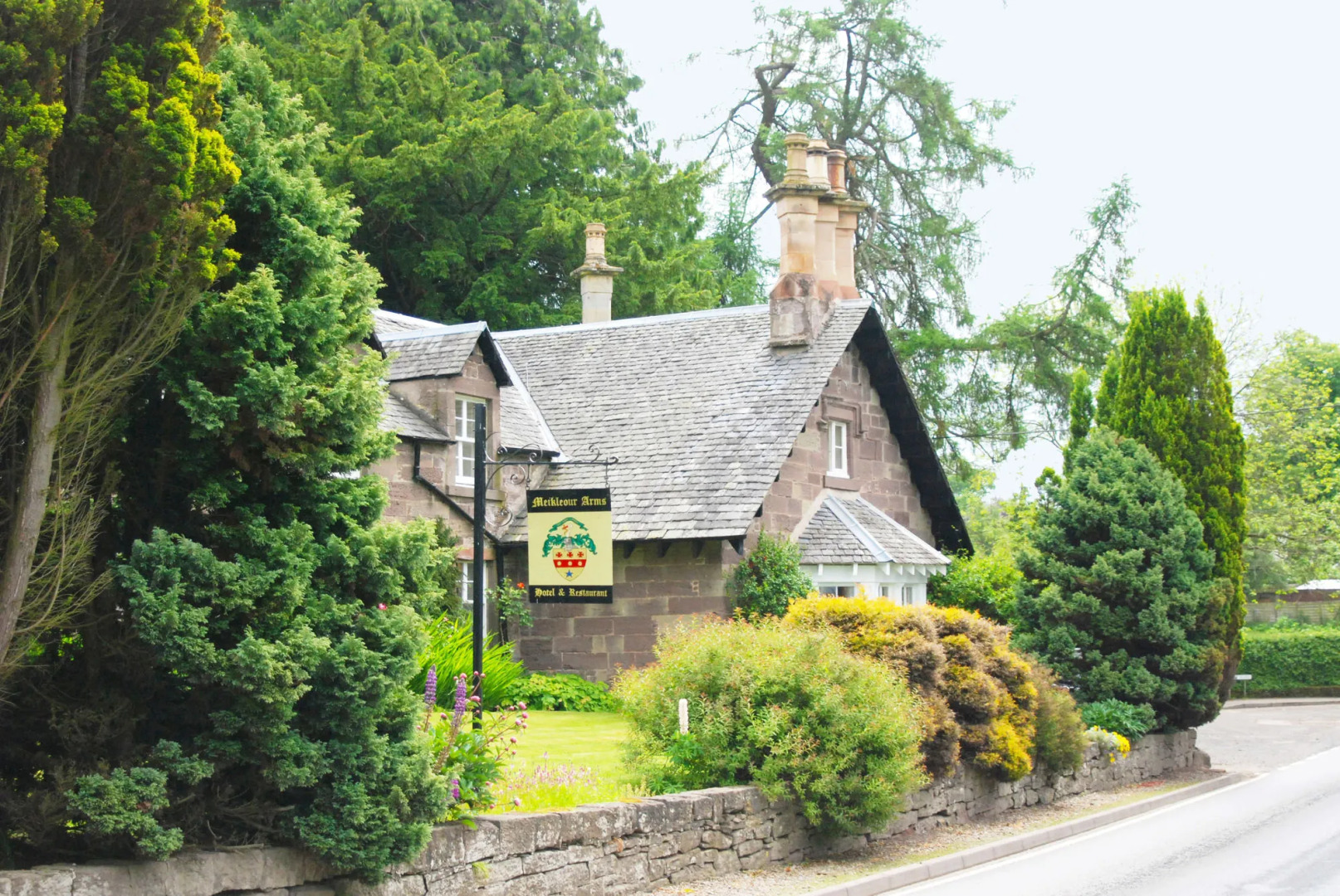 Meikleour Arms Hotel and Restaurant