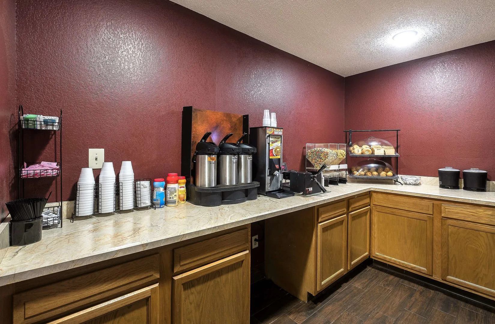 Red Roof Inn & Suites Hermitage