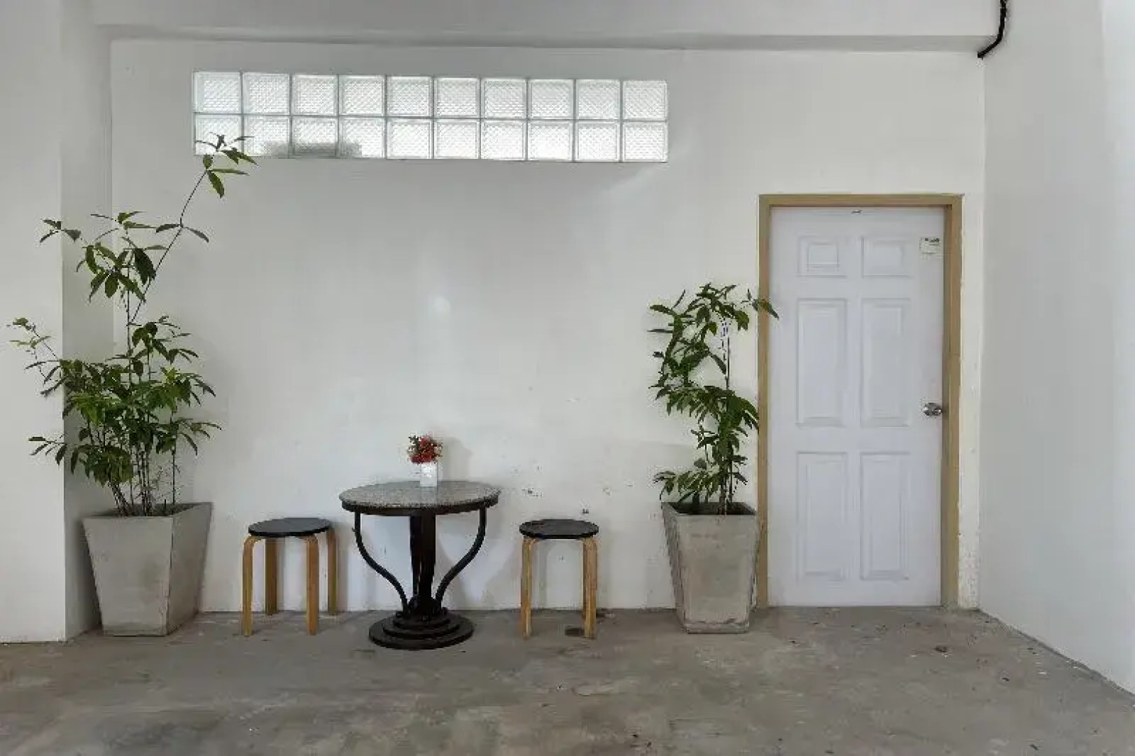 The Season Airport Udonthani By Zuzu