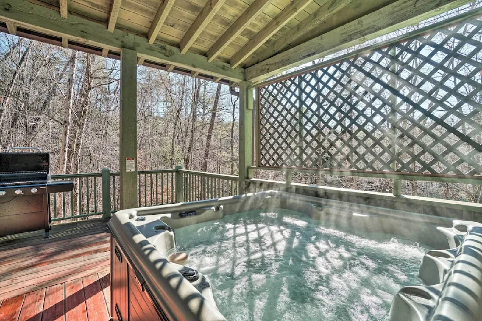 Outdoor Adventure - Charming Cabin w/ Hot Tub
