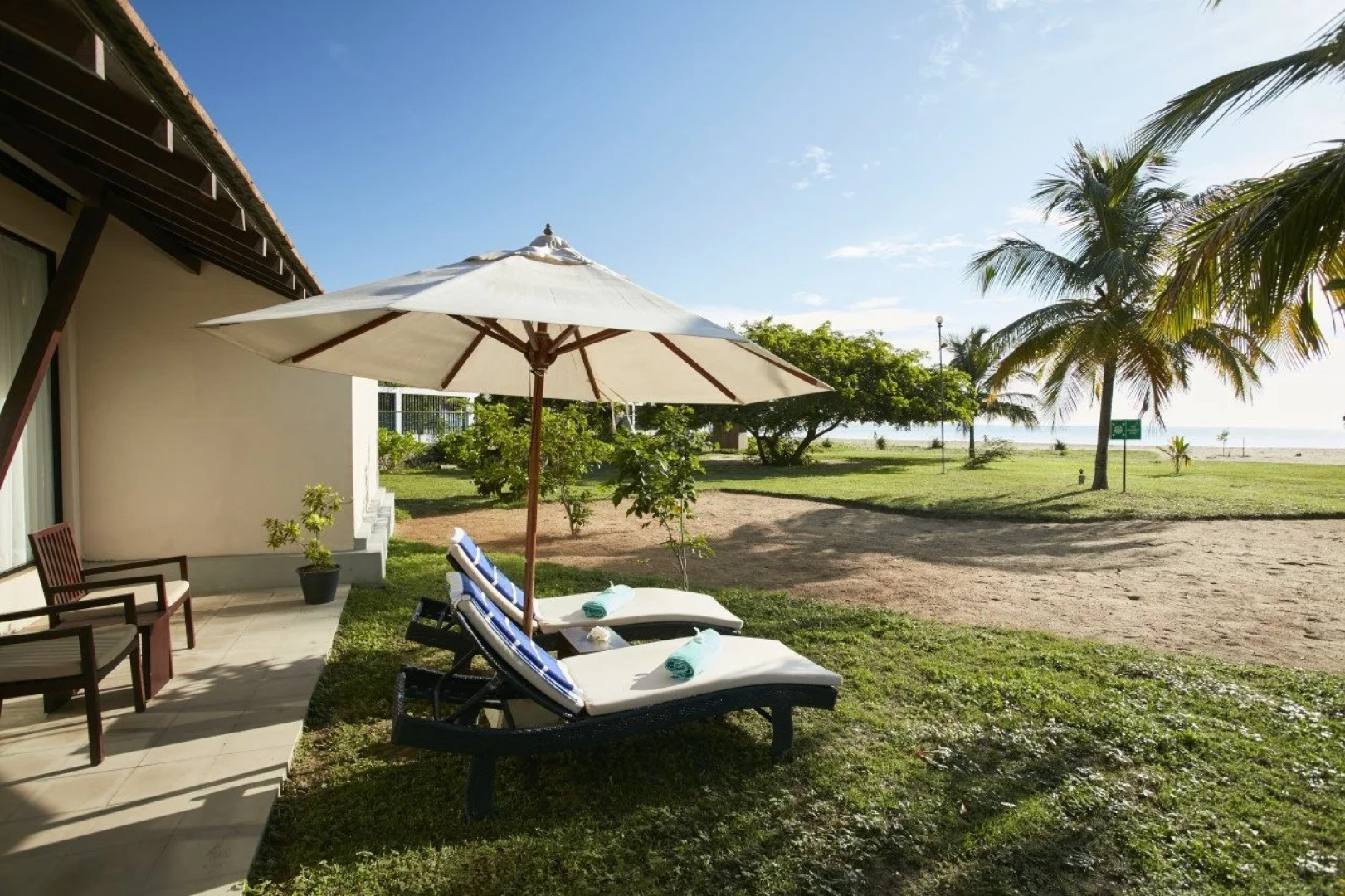 Отель The Calm Resort & Spa