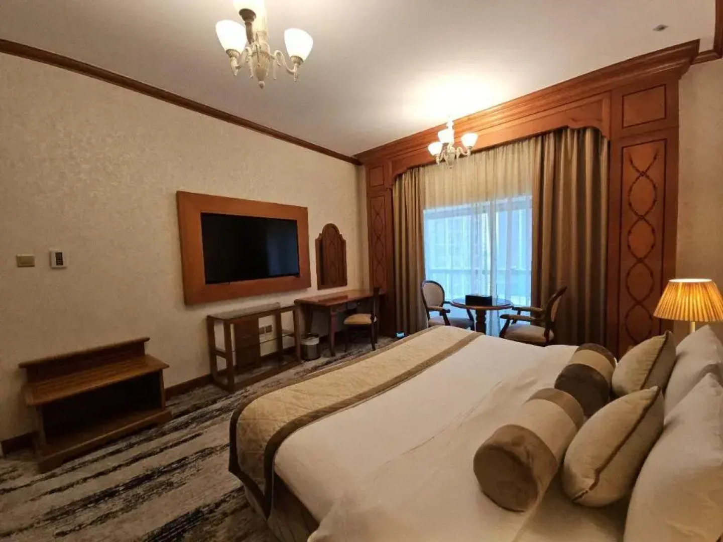 Royal Concorde Hotel & Suite