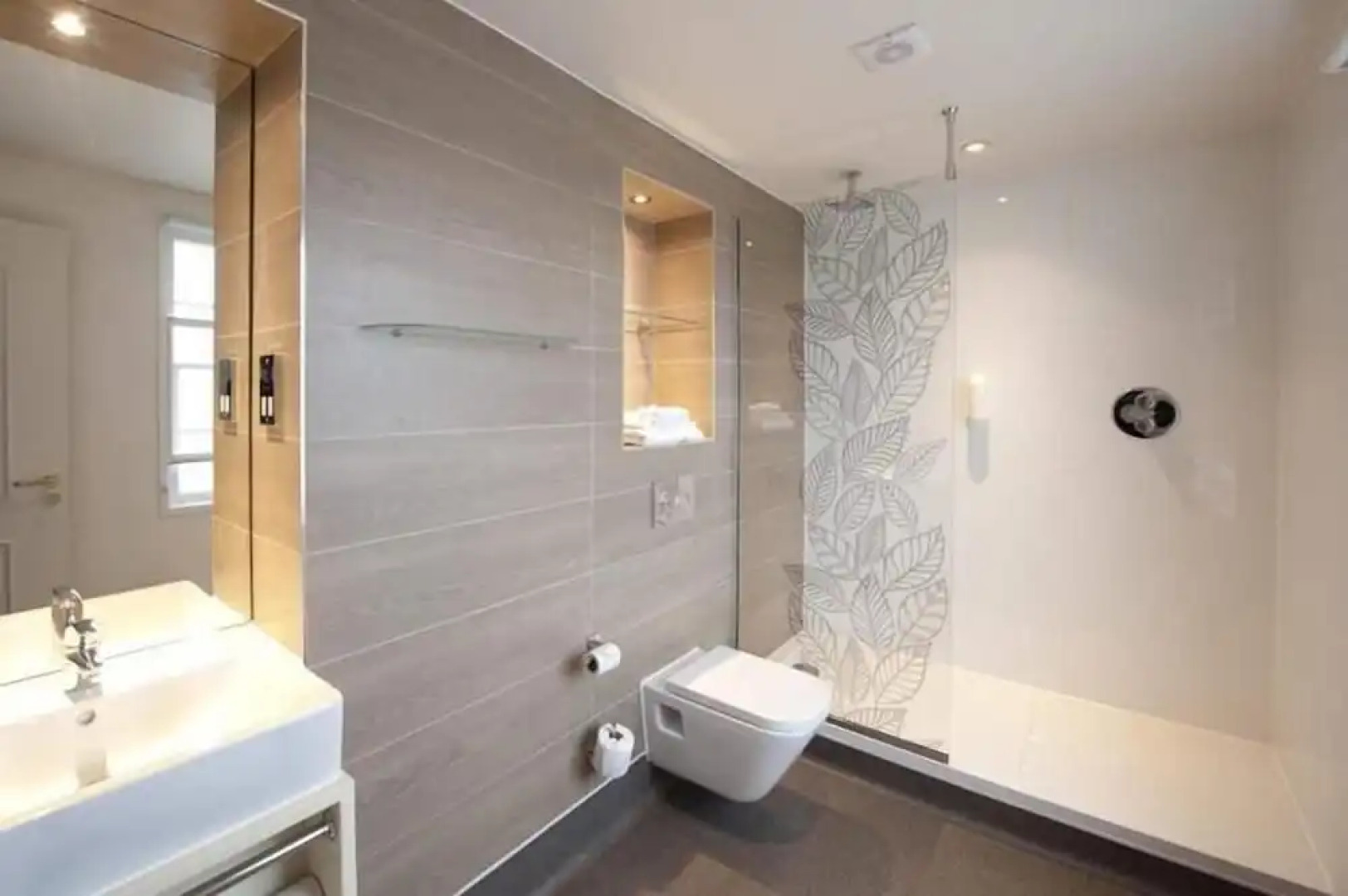 The Queen Hotel Wetherspoon