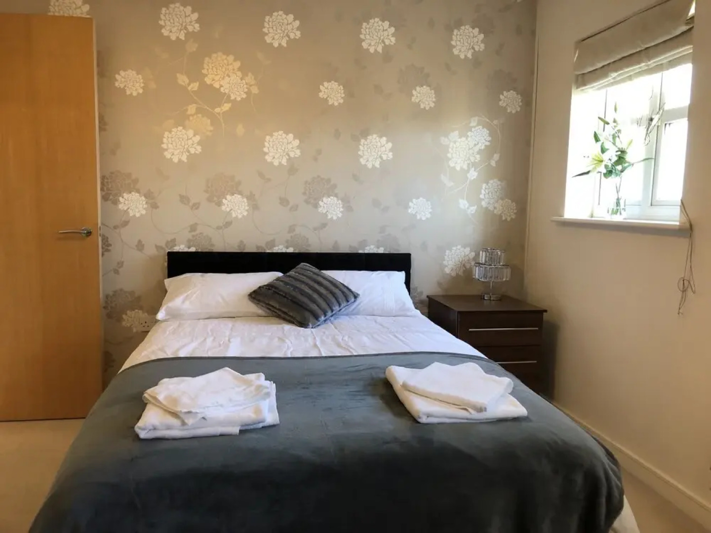 Ebbsfleet/bluewater River View Apartment