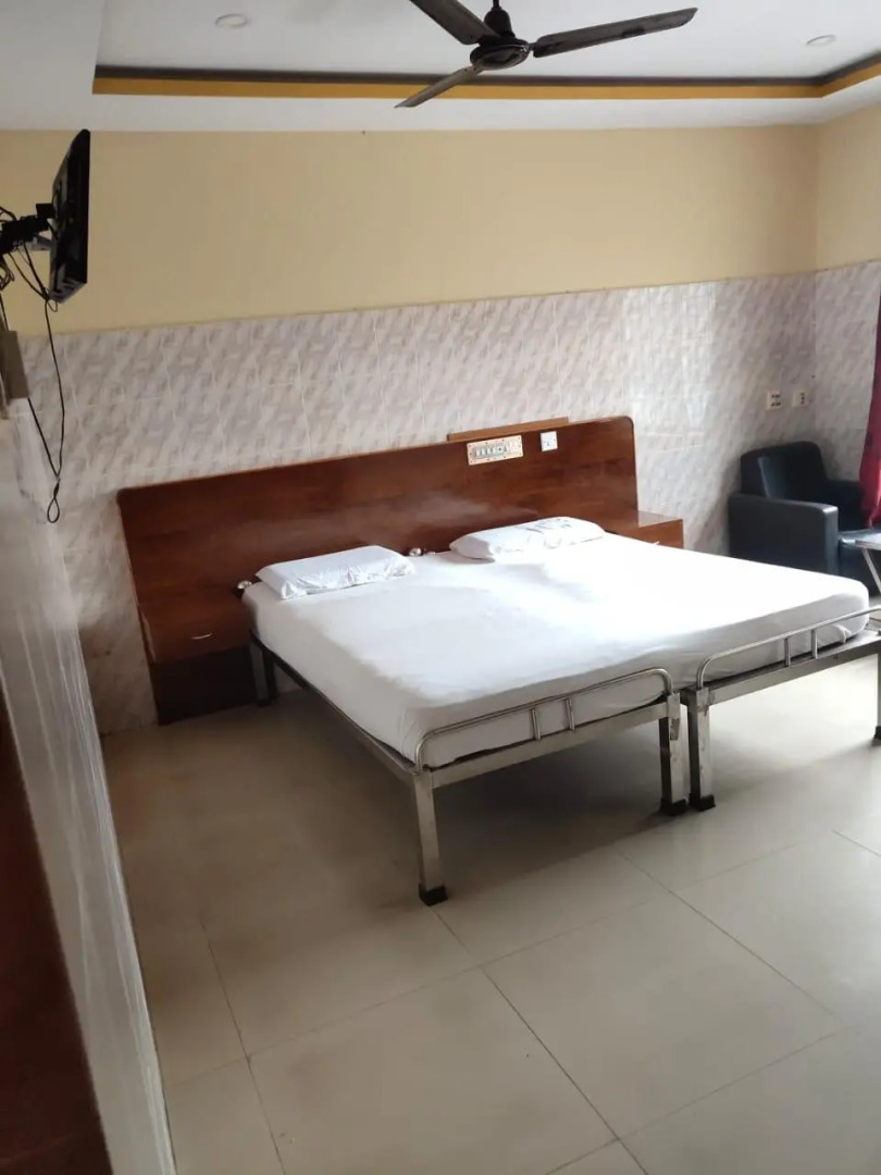 SPOT ON 82628 Mayura Guest House