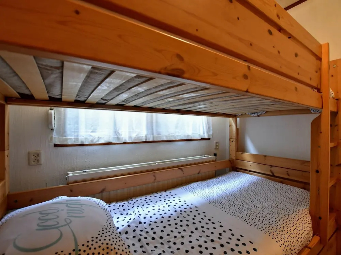 Spacious Chalet With Enclosed Garden in Small-scale Holiday Resort Adjacent to Forest