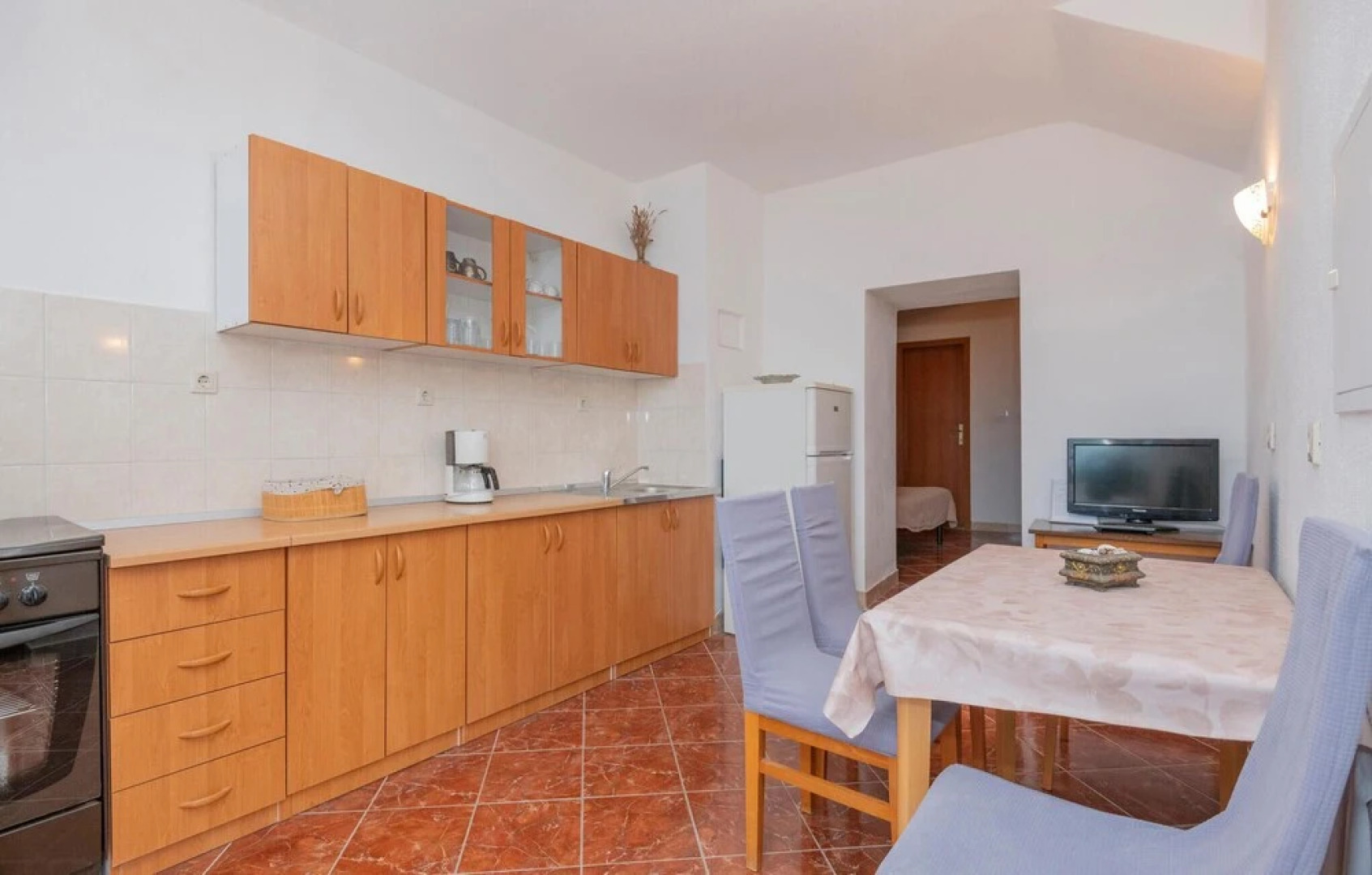 Beautiful Apartment in Sucuraj With 2 Bedrooms and Wifi