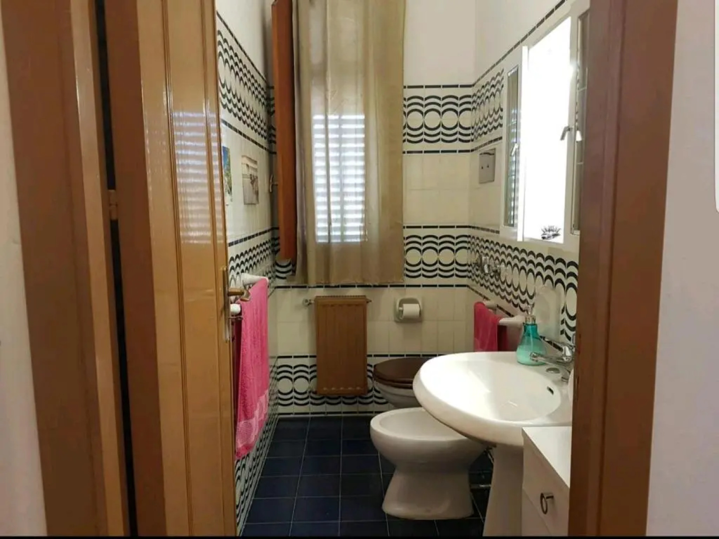 Villa del Golfo Urio with swimming pool shared by the two apartments