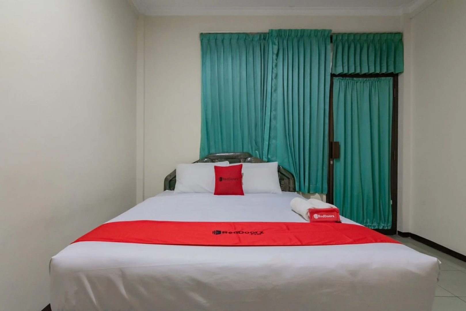 RedDoorz @ Achino Hotel Bandung