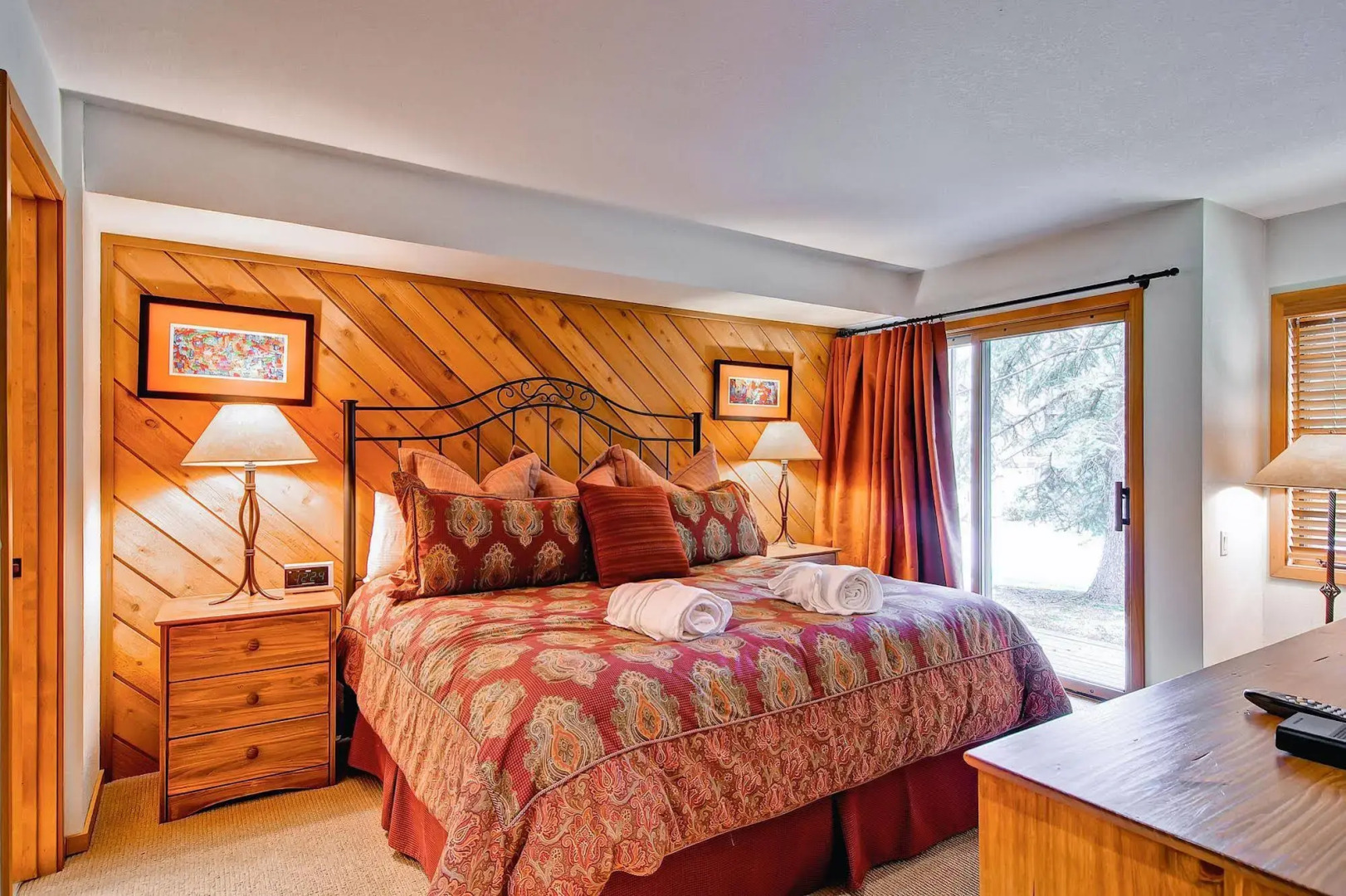 Ridgepoint Townhomes by East West Hospitality