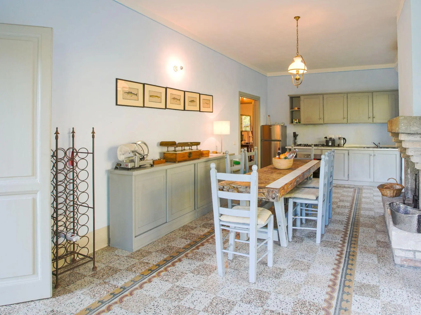 Completely renovated former farmhouse with infinity pool