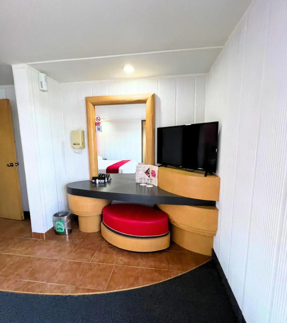 Cobblestone Hotel & Suites - Two Rivers