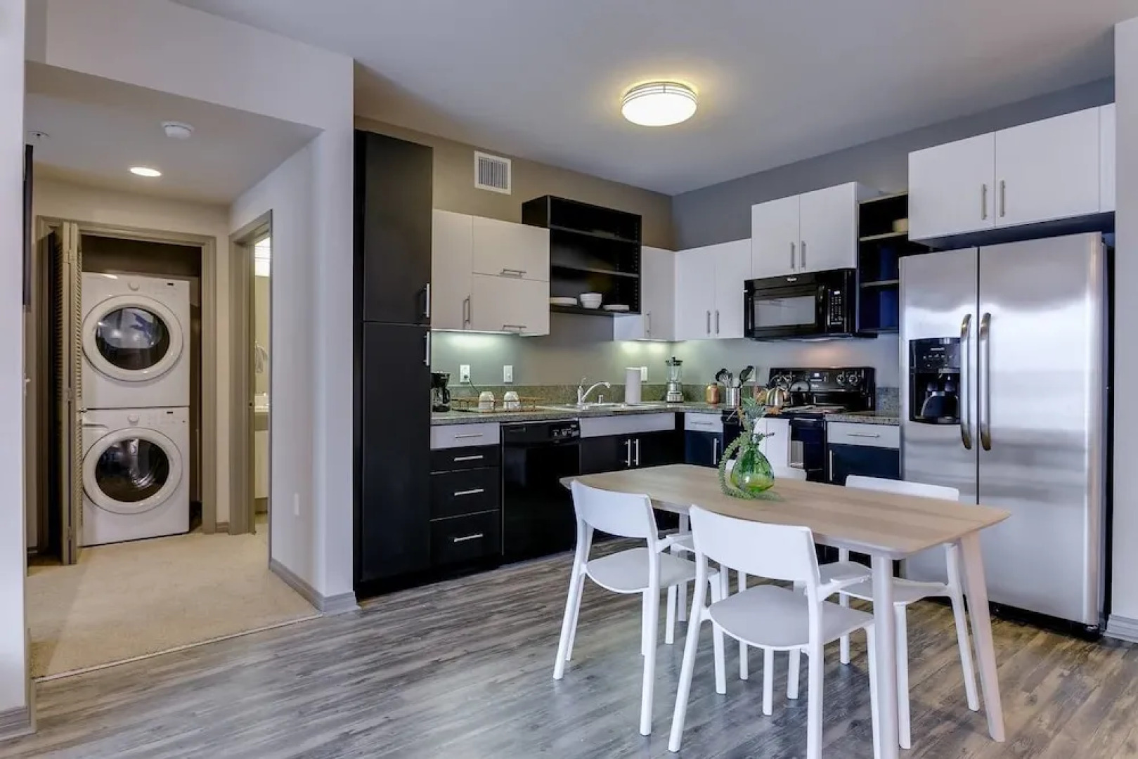 One Bed/1Bath + Private Balcony WALK TO BEACH