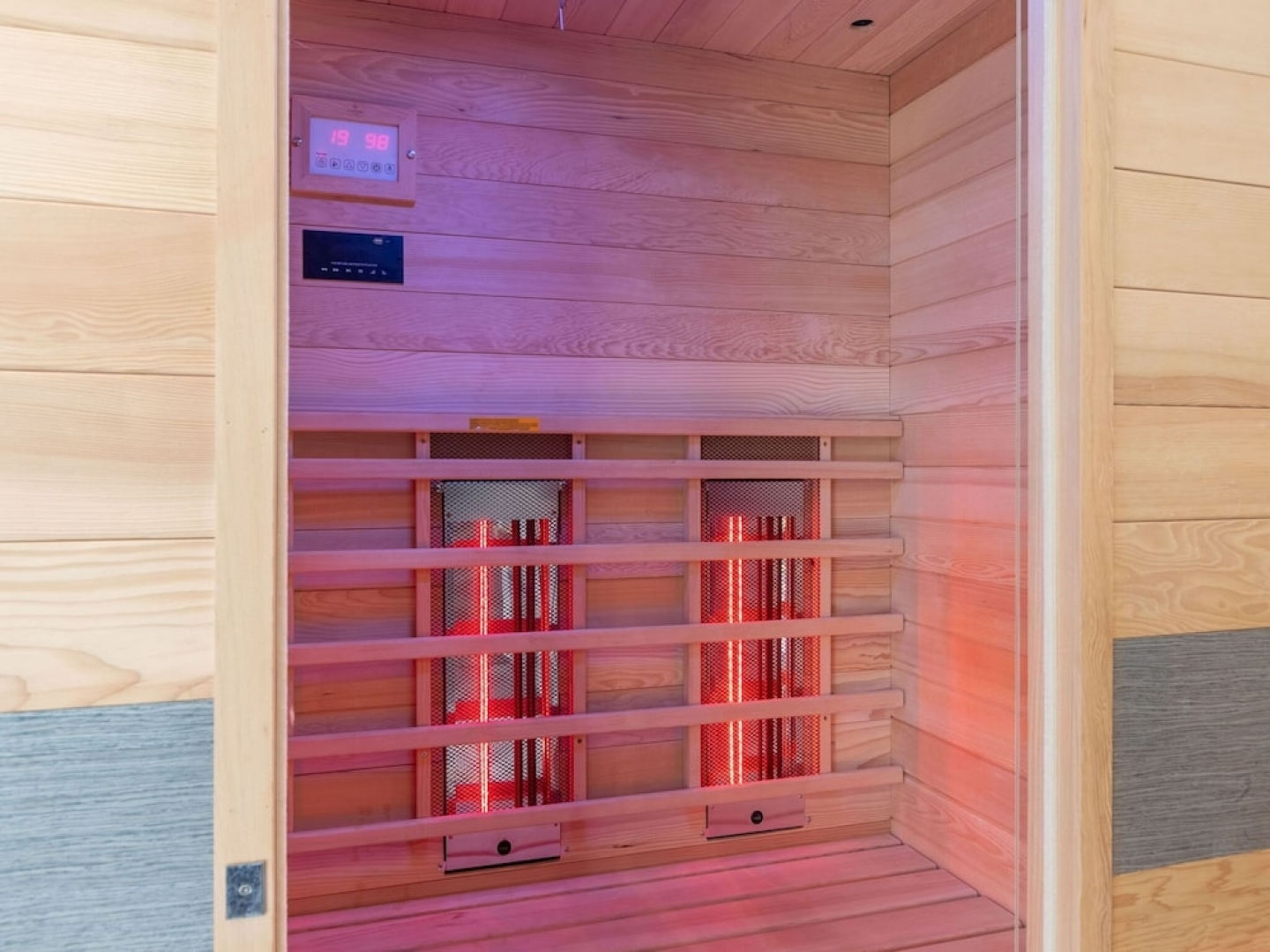 Holiday Home With Covered Porch and Sauna