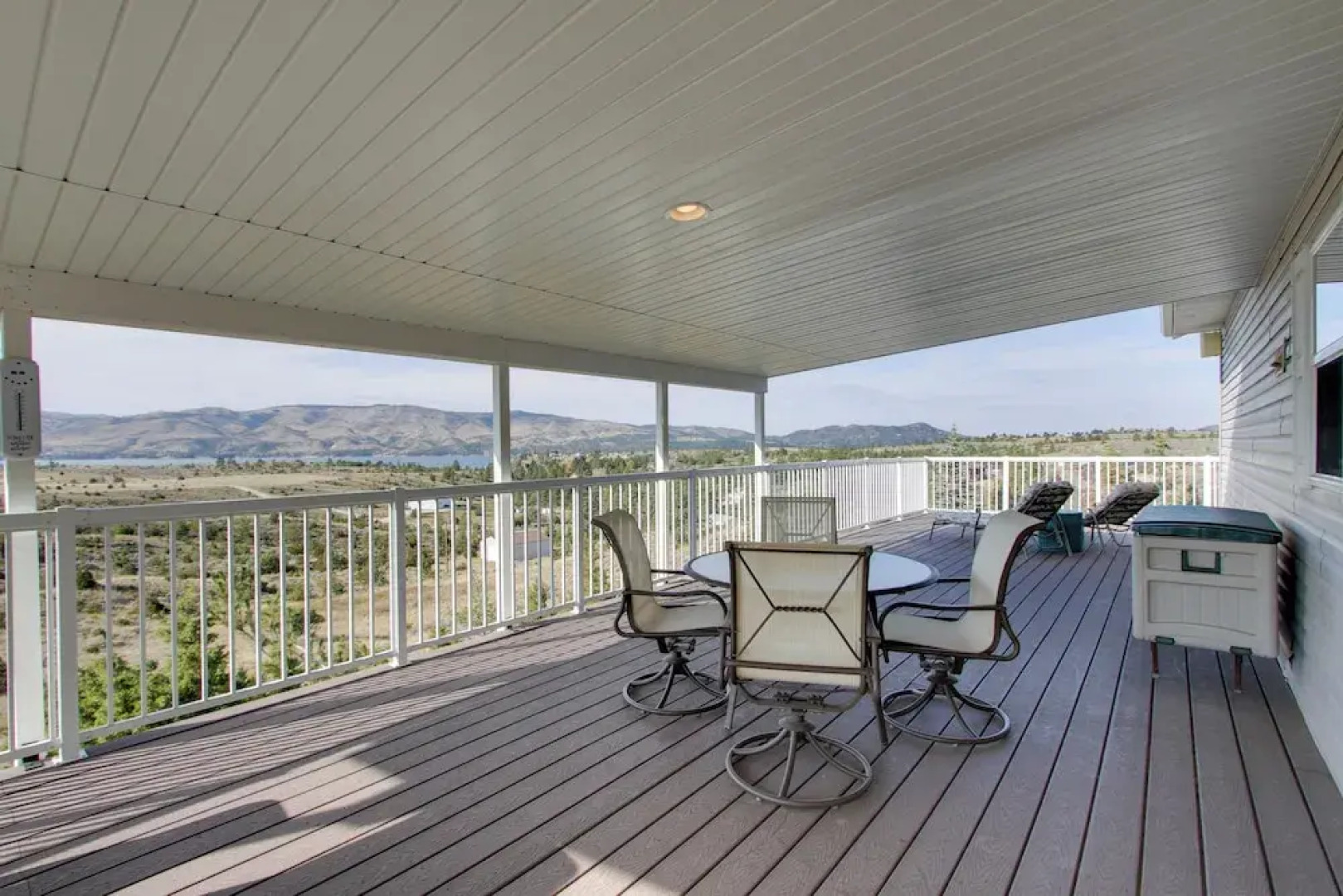 Spacious Canyon Ferry Lake House With Bar & Views!
