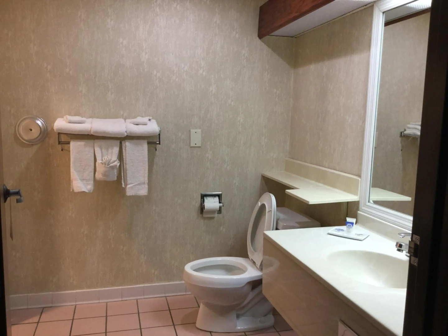Americas Best Value Inn & Suites St. Louis, St. Charles Inn