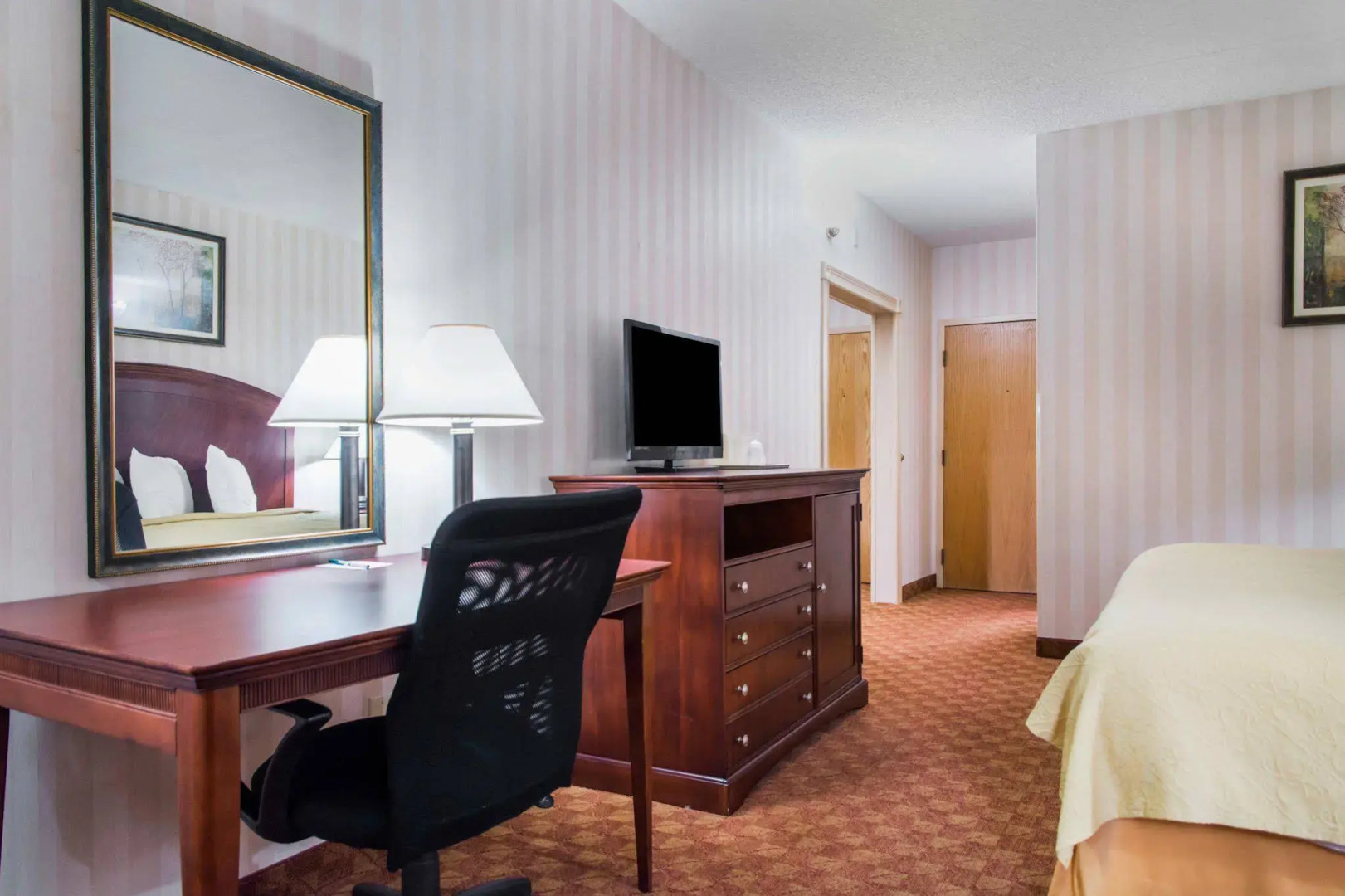 Quality Inn & Suites Miamisburg - Dayton South
