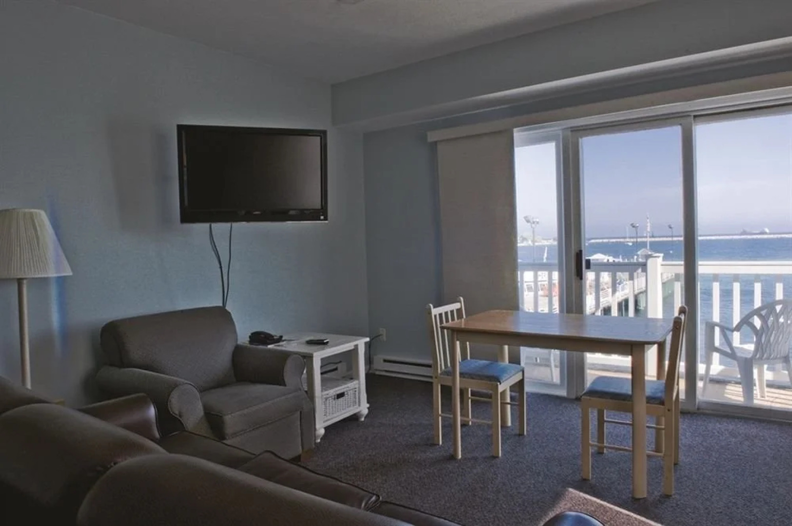 Harbor Place Studio Suites