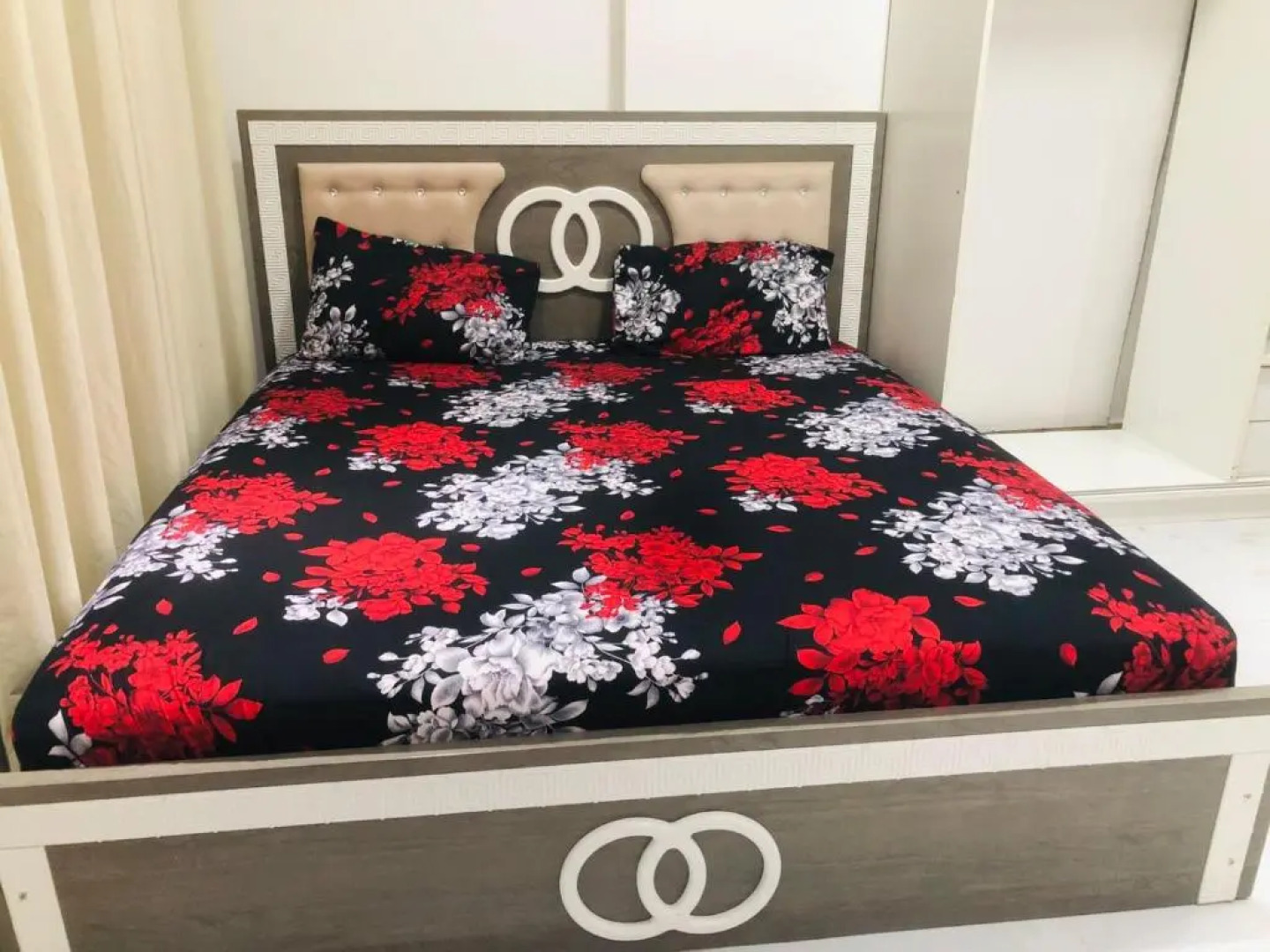 Corniche Hotel Apartments