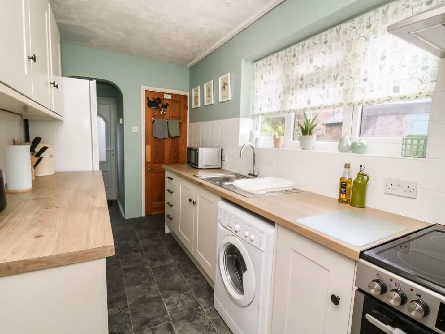 Cornerways, 8 North Lane