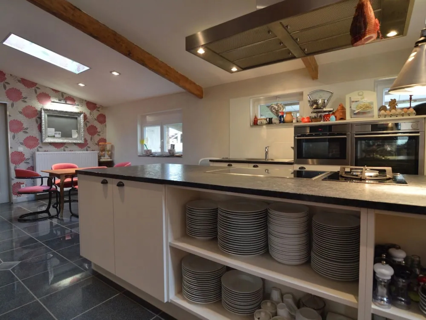 Modern Holiday Home in Hondschoote With Garden