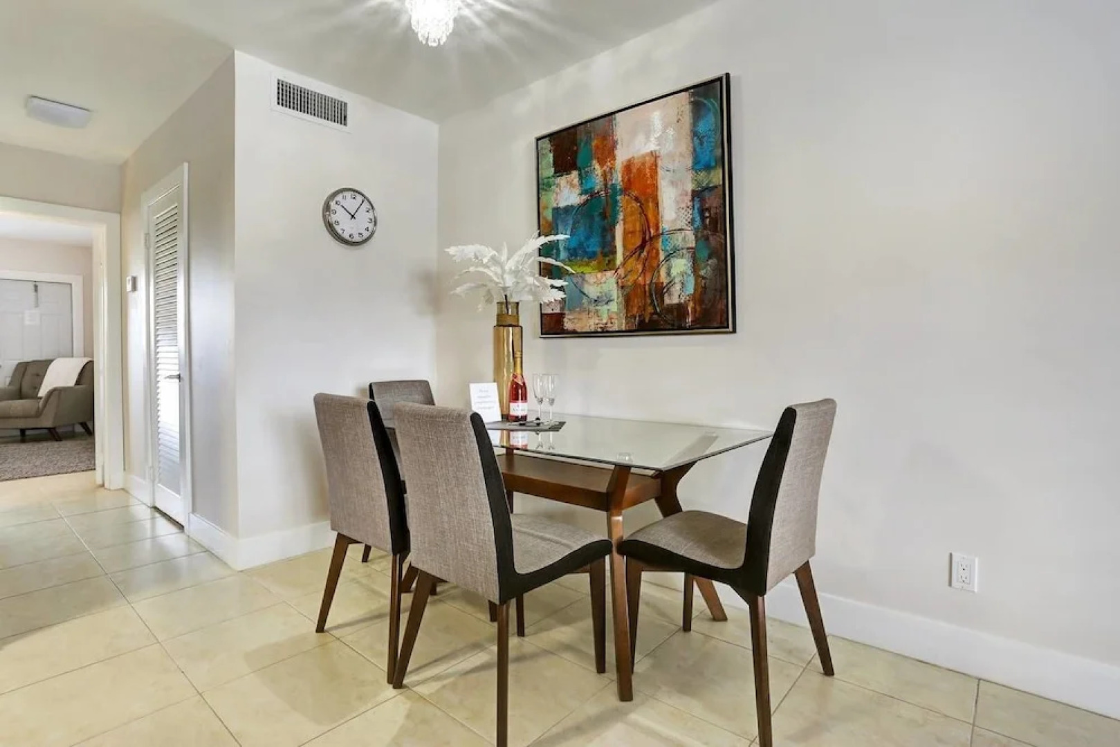 Stylish & Unique 1 BR Designer Waterview APT